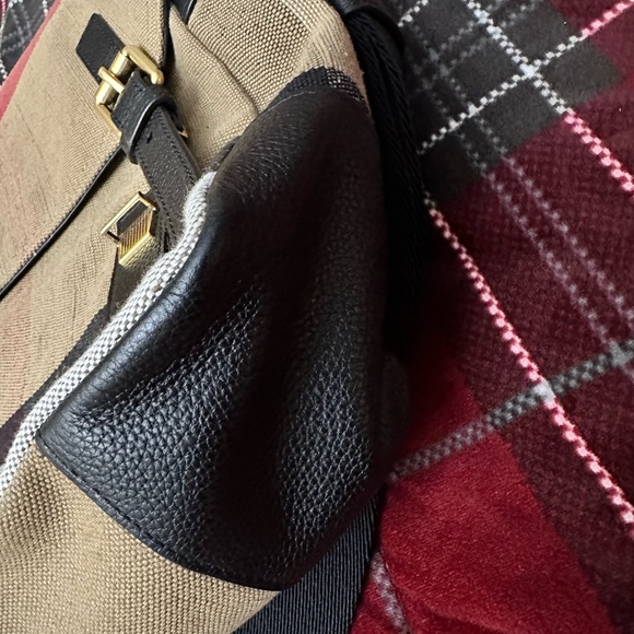 Authentic Burberry canvas crossbody bag - Picture 6 of 7